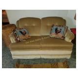 Loveseat (LR)
