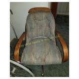 (2) Kitchen Chairs (LR)