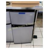 Artic King 3.2 cu ft Refrigerator/Freezer