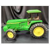 John Deere 4760 Tractor 1:16