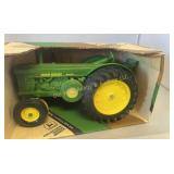 John Deere R Tractor 1:16 (#522)