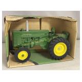 John Deere M Tractor 1:16 (#600)