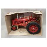 Farmall H Tractor 1:16 (#324)
