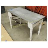Table - 39" x 19.5" x 26"