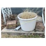 (2) Rocks & Planter (O)