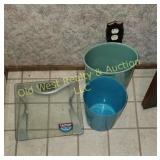 (2) Trashcans & Bathroom Scale