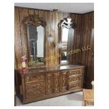 Dresser w/2 Mirrors