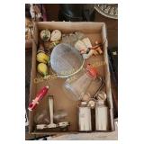 Box of Salt & Pepper & Miscellaneous (DR)