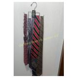 Ties & Hanger (FR)
