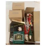 Box of Christmas Ornaments (FR)