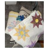 (2) Quilts & Afghan (FR)