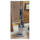 Shark Vacuum Cleaner (B)