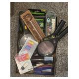 Box of Office Items (FR)