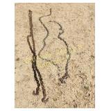 (3) Chains - Only One has 2 Hooks (BG)