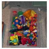 Tub of Toys (U)