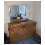 Dresser w/Mirror (UB)