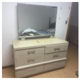 Dresser w/Mirror