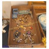 Box of Jewelry, Coins & Currency (MB)