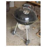 Weber Grill w/Wheels & Charcoal (G)