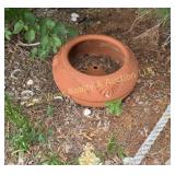 (2) Flowerpots