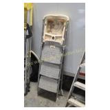 Cosco Step Ladder