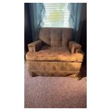 Brown Armchair32x32x27