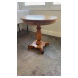 Circular Side Table25x25x27