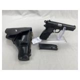 Argentine FM, Model HiPower, Cal 9mm, 2 Mags,