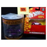 2 Hot Wheels '66 Volkswagen Beetle, Neo-Classics