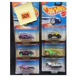 8 Hot Wheels Hot Tub Series: Suzuki quad Racer,