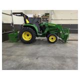 2017 John Deere 3032 E Tractor