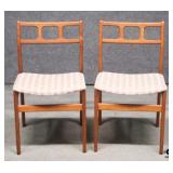 Mid Century Modern Chairs / 2 pc