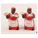 Salt & Pepper Shakers / 2 Pc