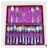 Oneida Community 17pc Spoon Set W/Case
