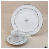 Signature Collection "Petite" Bouquet"  China