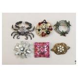 Brooches / 6 pc