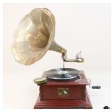 Victor Gramophone / Phonograph w/Brass Horn