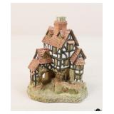 David Winter Cottages Collectible Figure