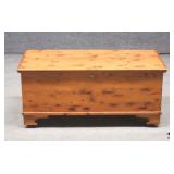 Roos Cedar Chest / Hope Chest on Casters Roos Cedar Chest / Hope Chest on Casters