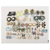 Fashion Earrings / 33 pairs