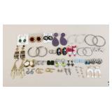 Costume Earrings / 29 pc