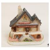 David Winter Cottage Figurine