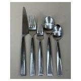 Gourmet Settings Metro Stainless Flatware / 35 pc
