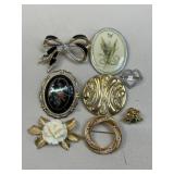 Brooches/ 8 pc