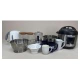 Kitchen Appliance Assortment / 19 pc