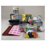 Cake Pans / Cookie Cutters Bakeware Assortment