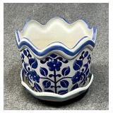 Planter w / Saucer