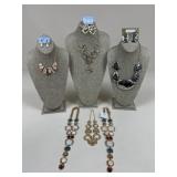 Beaded Treasures Necklaces & Earrings / 6 pc