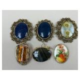Brooches / 6 pc