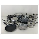 Assorted Cookware / 12 pc